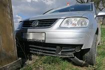 Se zraněním skončila v hranické nemocnici pětačtyřicetiletá řidička vozu Volkswagen, která nezvládla v pátek dopoledne jízdu na silnici mezi Lipníkem nad Bečvou a Hlinskem.