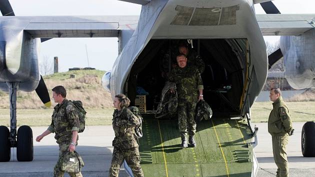 Odlet vojáků do Kosova a Afghánistánu