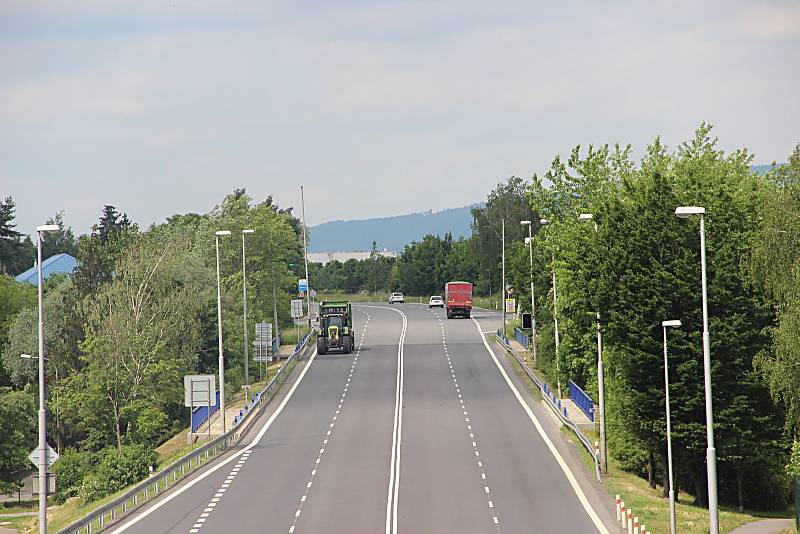 Místo tragické nehody na čtyřproudovce v Hranicích