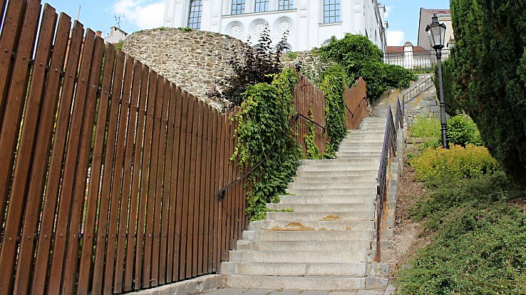 Židovské schody v Hranicích jsou ve špatném stavu.