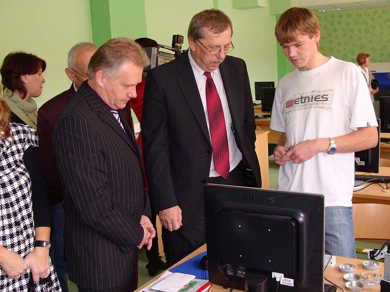 Díky investici za 8,5 milionu korun mají nyní studenti novou počítačovou učebnu.