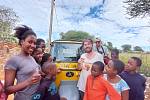 Tomík na cestách už má tuktuk a je v Botswaně