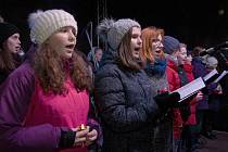 Česko zpívá koledy na Masarykově náměstí v Hranicích