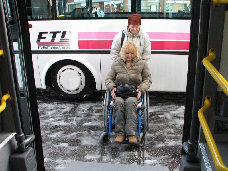 Čtyři z pěti nových autobusů jsou nízkopodlažní.