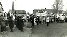 První oslavy 1. máje v Hustopečích nad Bečvou v roce 1975.