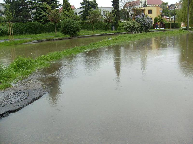 Čechova ulice v pondělí 17. května po 15. hodině.