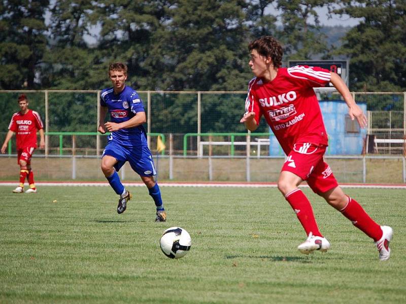 Starší dorost 1. FC Přerov (v modrém) zvítězil nad Zábřehem 3:0. 