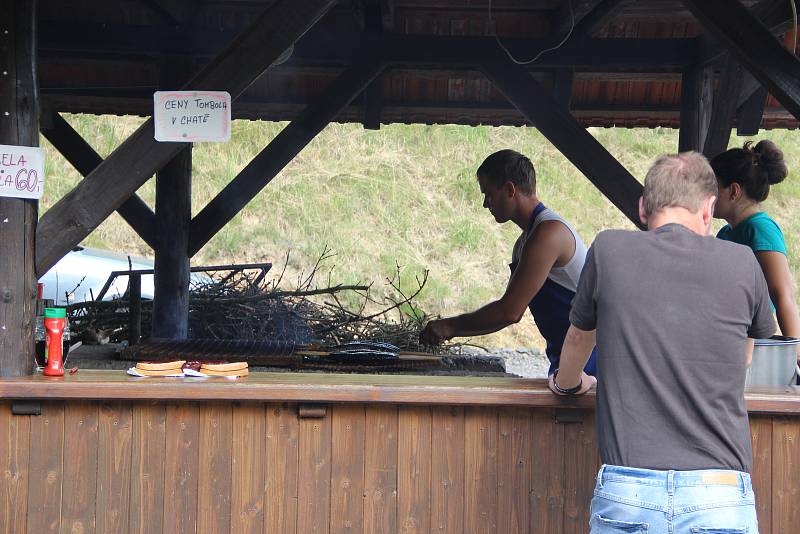 V Malhoticích pořádali rybářské závody, kterých se účastnilo přes dvě desítky rybářů.