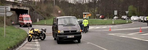 Tragická nehoda motorkáře mezi Hranicemi a Valašským Meziříčím 