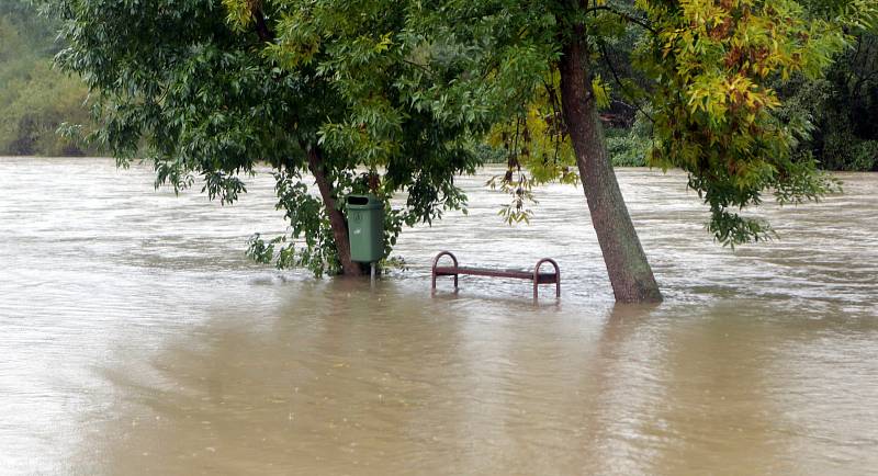 Bečva v Týně nad Bečvou 14.10.2020.