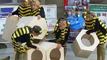 Vyhodnocení výtvarné soutěže Život včely v úlu v zámecké dvoraně