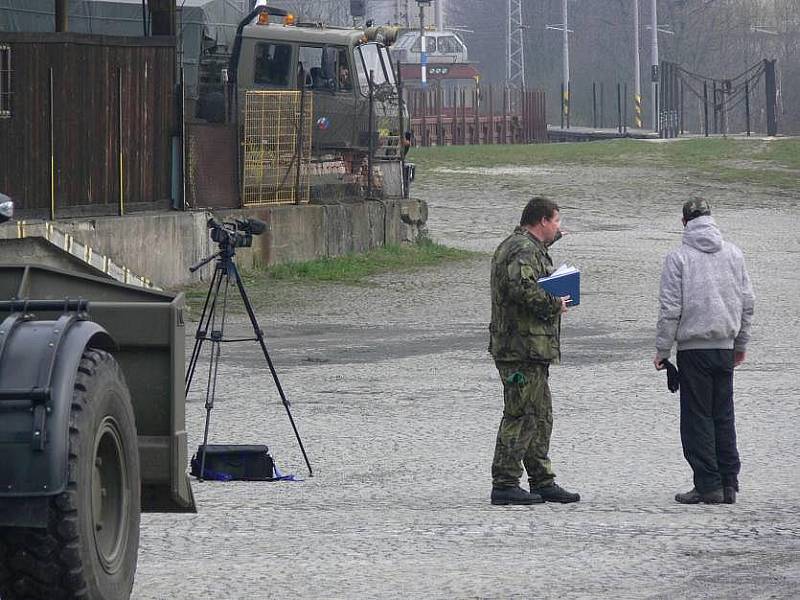 Natáčení armádního dokumentu na nádraží v Hranicích