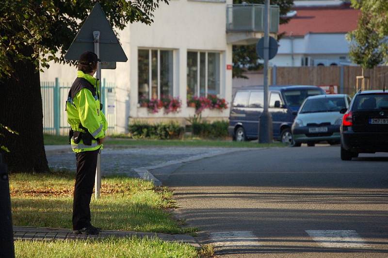 Na chování řidičů u přechodů v blízkosti škol si posvítili první zářijový den přerovští policisté a městští strážníci.