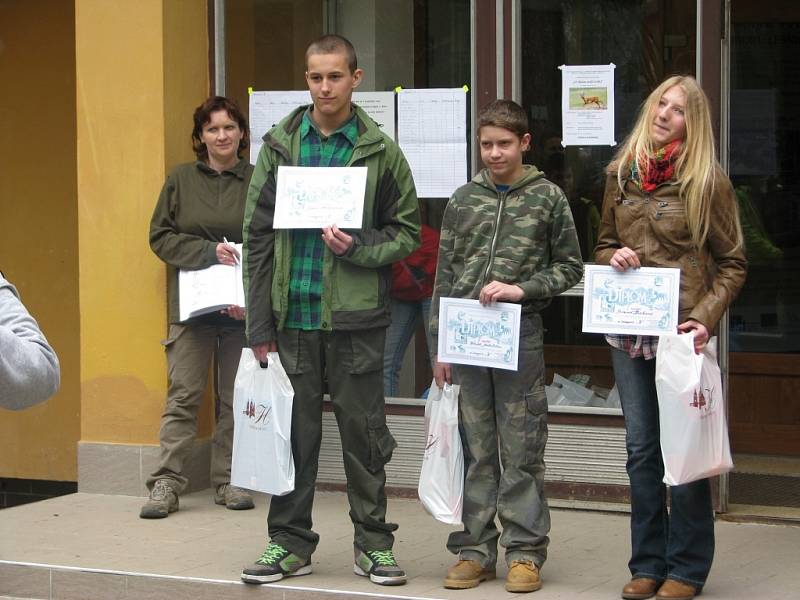 Soutěž mladých myslivců "O zlatou srnčí trofej" v areálu Střední lesnické školy Hranice.