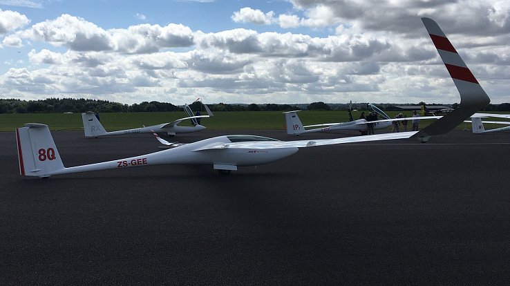 Piloti Aeroklubu Hranice se zúčastnili ME v bezmotorovém létání v klapkových třídách v Anglii