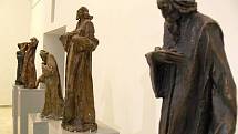 Výstava rožnovského sochaře a uměleckého kováře Igora Kitzbergera představuje v galerii lipenského zámku Jana Amose Komenského.