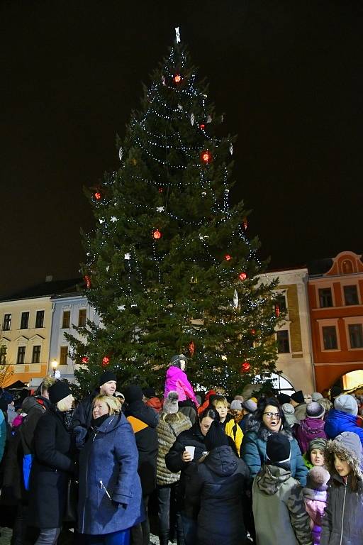 Slavnostní rozsvícení vánočního stromu v Hranicích, pátek 2. prosince 2022.