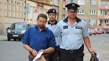 O uvalení vazby na tři muže, kteří byli obviněni z vraždy bezdomovce v Hranicích, rozhodoval ve středu 30. května v pozdních odpoledních hodinách Okresní soud v Přerově.
