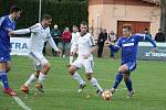 Fotbalisté Tatranu Všechovice (v modrém) doma proti 1. HFK Olomouc.