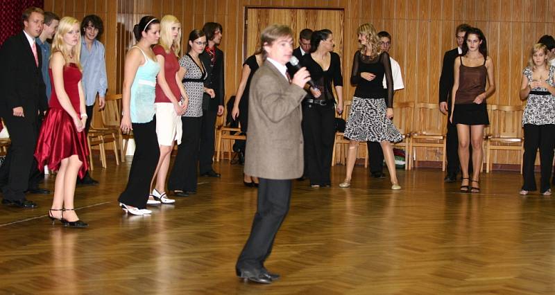 Hranická Sokolovna patří tanečním kurzům.