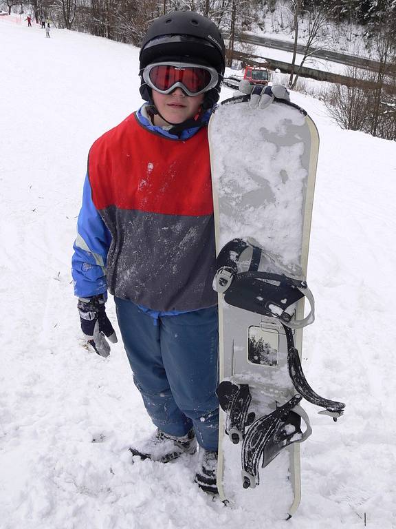 První dva výcvikové dny mají za sebou účastníci lyžařské a snowboardové školy z Hranic.