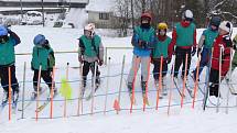 První dva výcvikové dny mají za sebou účastníci lyžařské a snowboardové školy z Hranic.