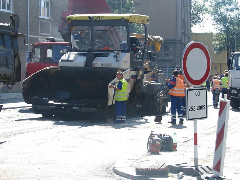 Nejvíce rozkopané jsou nyní Wurmova a Smetanova ulice v blízkosti soudu.