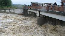 Povodně: pondělí 17. května 2010 - Lázně Teplice nad Bečvou, Bečva - hranický splav