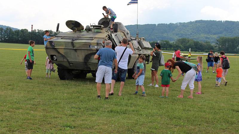 Air-auto-moto veteranfest na drahotušském letišti