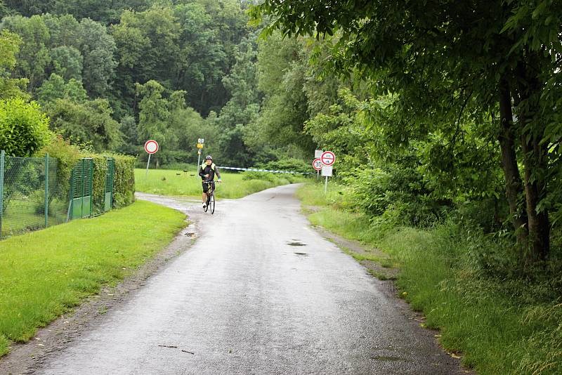 Bečva u cyklostezky Bečva a v zahrádkářské kolonii v neděli 21. června v 16.45 hodin.