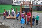 Hřiště U Kníraté hrušky u mateřské školy v Hustopečích nad Bečvou