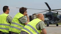 Elitní tygří letka definitivně ukončila svou misi na přerovské vrtulníkové základně. Piloti bitevních vrtulníků Mi- 24/35, ověnčení trofejemi ze soutěží NATO, se od října stěhují do Náměště nad Oslavou