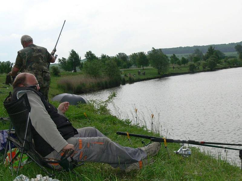 Rybářských závodů na Vrbčáku v Býškovicích se účastnilo 72 rybářů