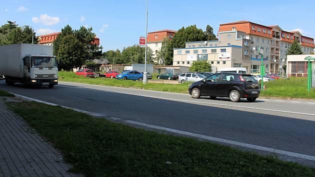 Na Třídě Československé armády v Hranicích obnoví přechod pro chodce u bývalého Bonveru.