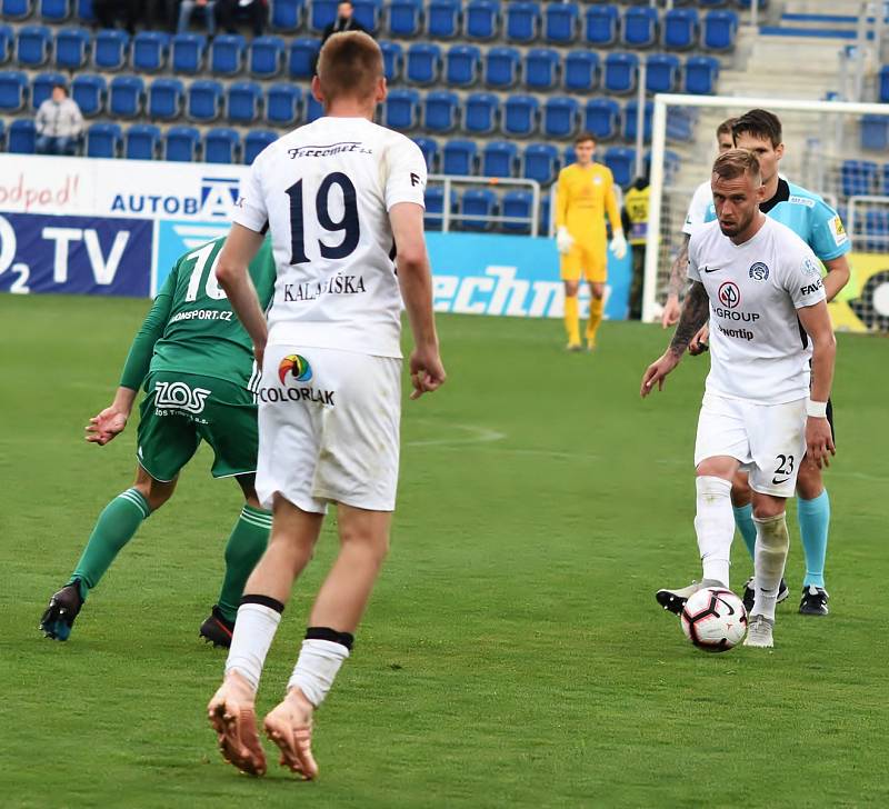 Fotbalisté Slovácka (v bílých dresech) remizovali s pražskými Bohemians 1905