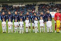 Fotbalisté Slovácka (bílé dresy) ve 13. kole FORTUNA:LIGY doma přivítali Slovan Liberec.