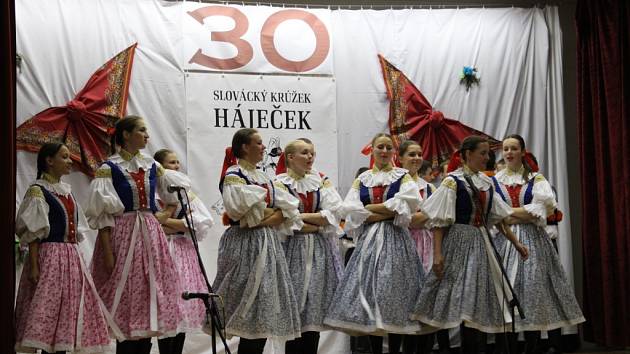 Folklorní soubor Háječek z Ostrožské Lhoty oslavil 30 let existence.