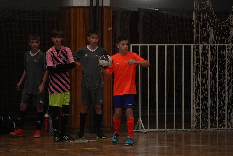 Fotbalové naděje Zlínska braly na halovém turnaji krajských výběrů starších žáků kategorie U14 v Hluku bronz.