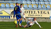 Starší dorostenci Slovácka (bílé dresy) v 15. kole Moravskoslezské ligy zdolali Jihlavu 2:1.