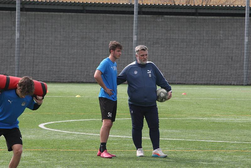 Trenér Jiří Saňák skončil ve Slovácku a vrací se zpátky do Olomouce.