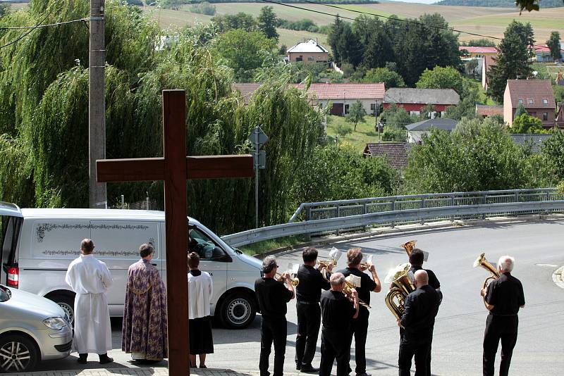 Pohřeb Kateřiny H. v Jalubí. 6. srpna 2022. Mladou ženu zastřelil bývalý přítel na krajském úřadě ve Zlíně