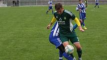 Fotbalisté Nivnice (zelené dresy) doma otočili zápas 7. kola I. A třídy skupiny B, Nedachlebice zdolali 2:1.