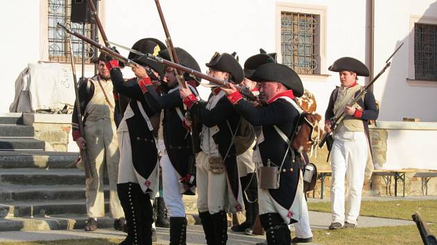 Na zámku v Ořechově se třetí březnovou sobotu a neděli promenádovali francouzští vojáci.