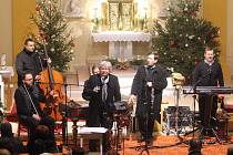 Novoroční koncert Hradišťanu a Jiřího Pavlici uvítali v kostele sv. Jakuba Staršího ve Vlčnově.