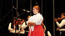 Třetího ročníku pěvecké soutěže Zazpívej, slavíčku, se za doprovodu cimbálovky Pentla zúčastnilo sedmnáct dětí ze Slovácka.