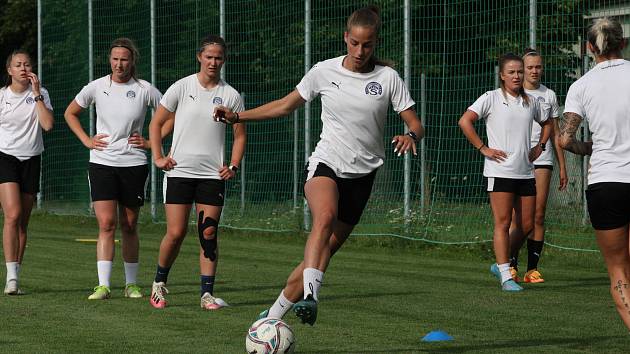 Fotbalistky Slovácka v pondělí zahájily letní přípravu před novou sezonou.