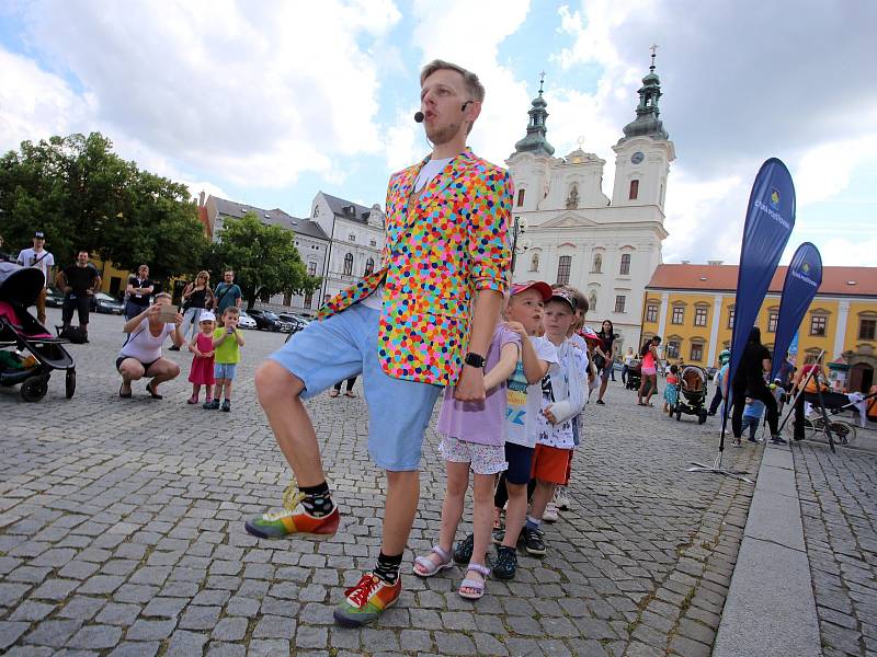 Magic festival 2018 v Uherském Hradišti. Kouzelné náměstí na Masarykově náměstí. Kouzelník Mišuge