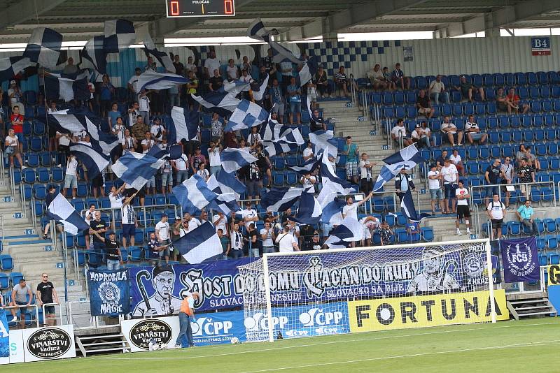 Fotbalisté Slovácka (v bílých dresech) doma ve 2. kole FORTUNA:LIGY hostili Jablonec.