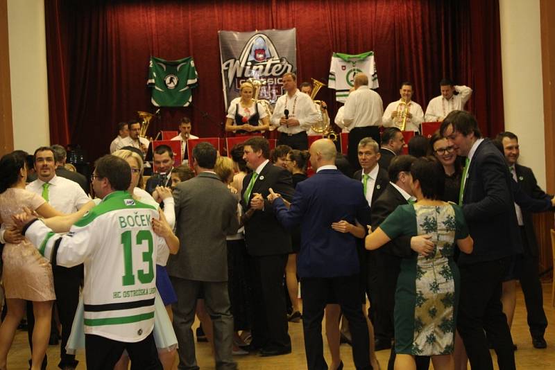 Ples hokejistů v Ostrožské Lhotě