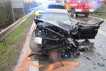 Tři zraněné si vyžádala vážná dopravní nehoda tří vozidel na Uherskohradišťsku